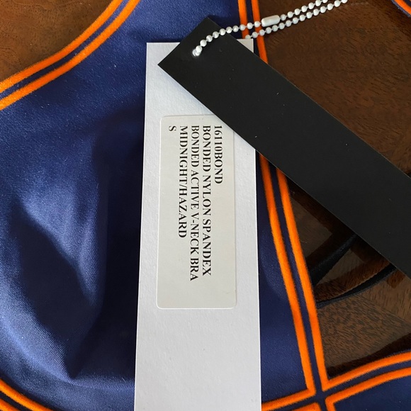 Adam Selman Sport Bonded Active V-Neck Bra + Bonded Active Legging Set - Picture 10 of 11